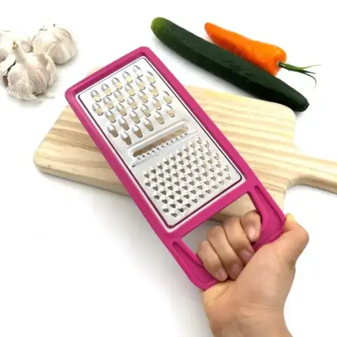 Handheld vegetable cutter